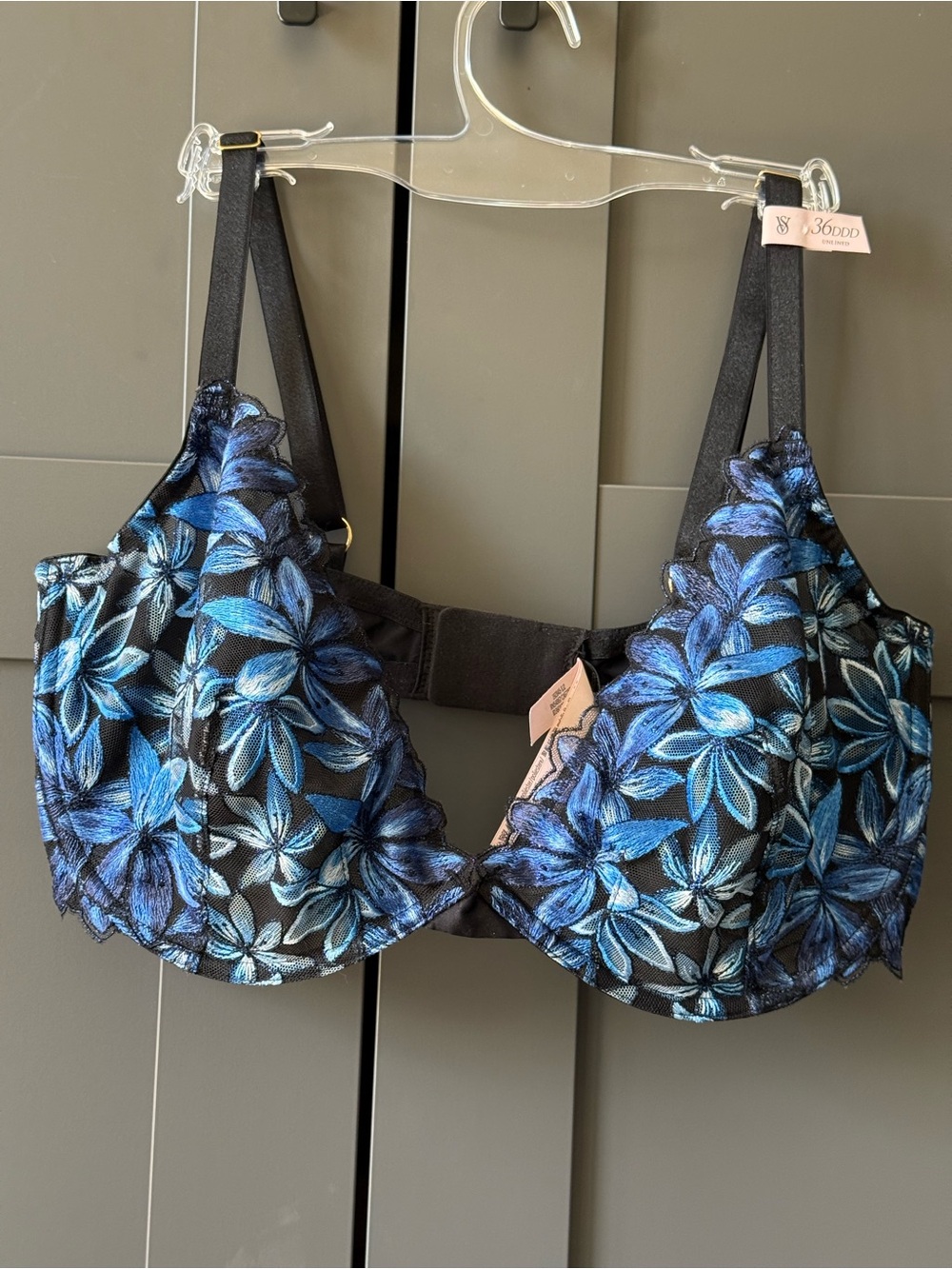 Victoria’s Secret Blue Floral Embroidered Underwire Bra, NWOT 36f(ddd)